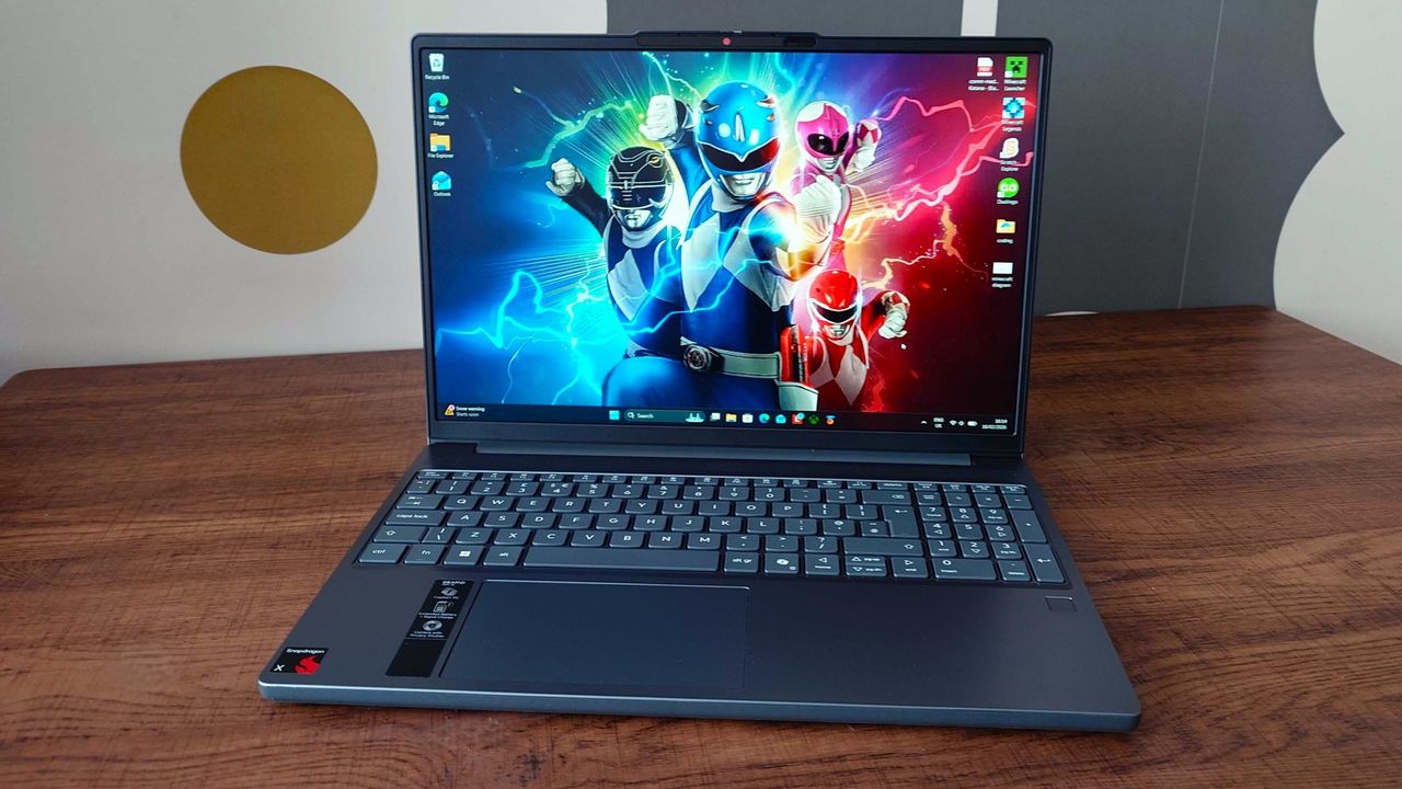Budżetowy laptop Lenovo za ~500 dolarów zachwyca baterią przez cały dzień
