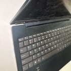 Uszkodzony zawias w IdeaPadzie 5 — co zrobić, gdy obudowa pęka przy zawiasie?